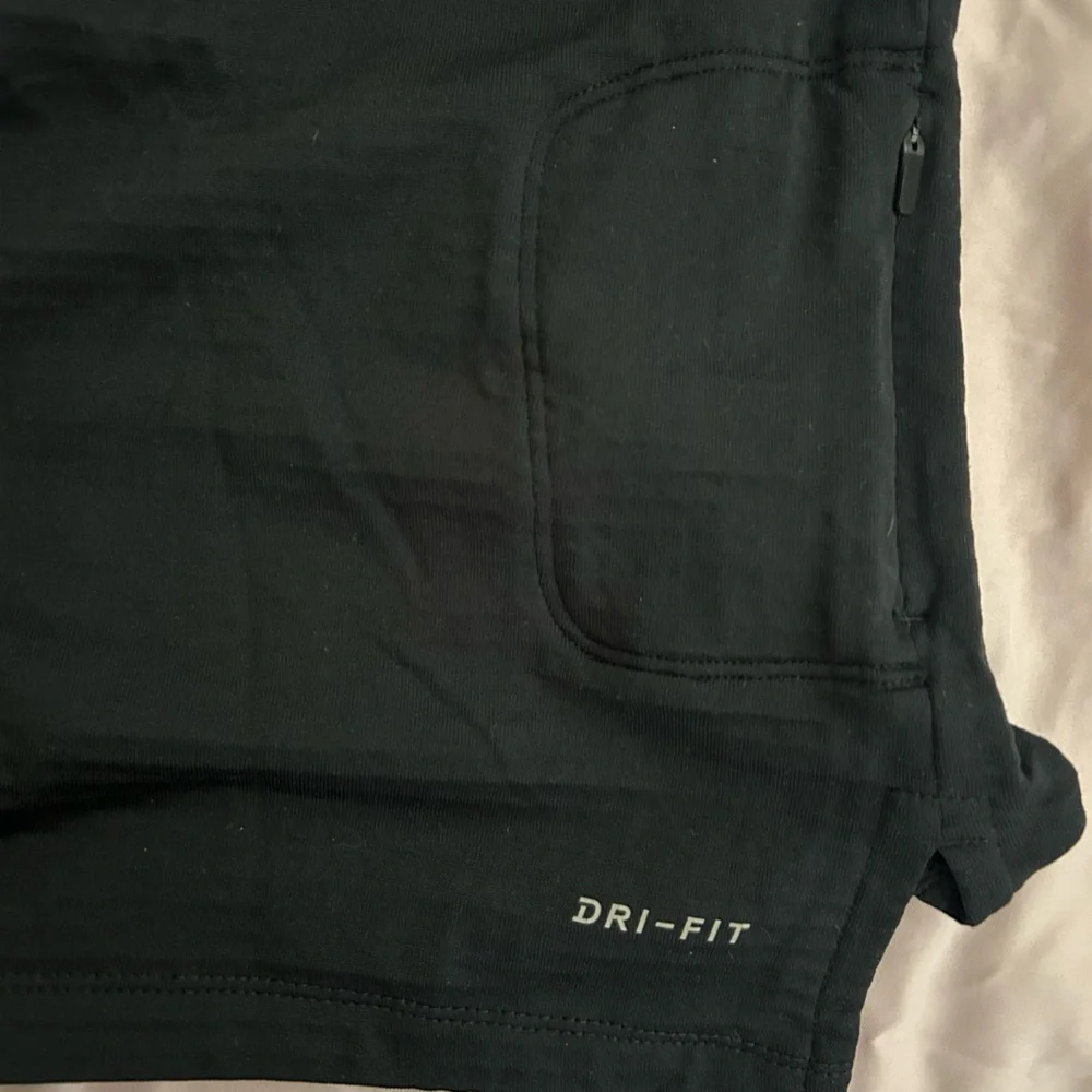 Nike Dri-FIT Black Running Jacket - Picture 4 of 4